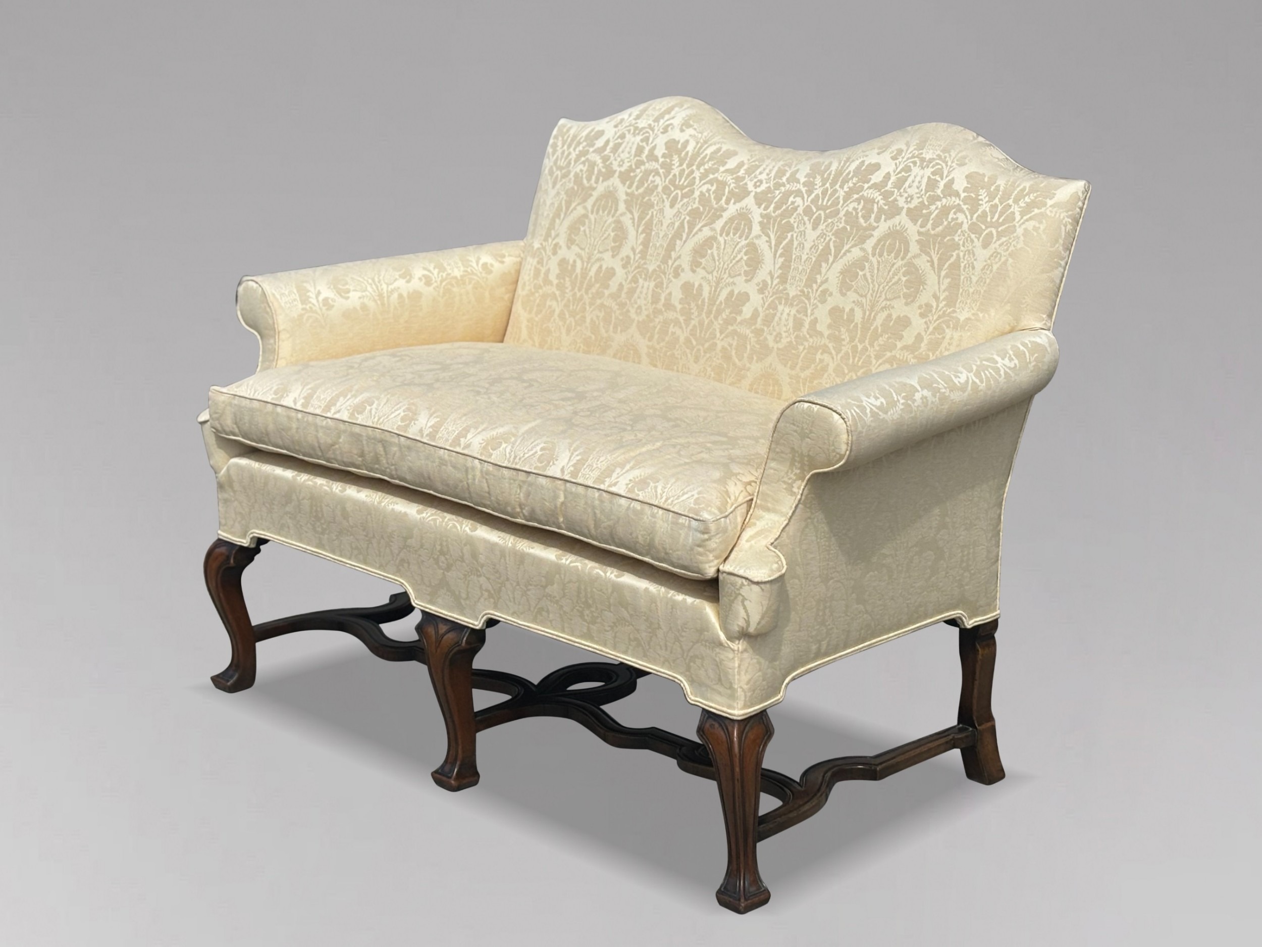 20th Century Edwardian Carved Walnut Queen Anne Style Settee - Image 4